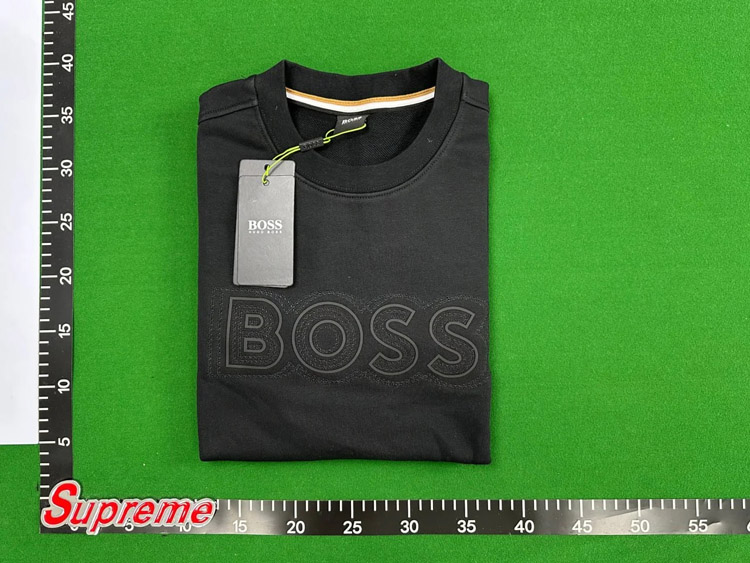 Zdjęcie QC 2 z 3 — BOSS Logo Embossed Crewneck Sweatshirt [11 styles]