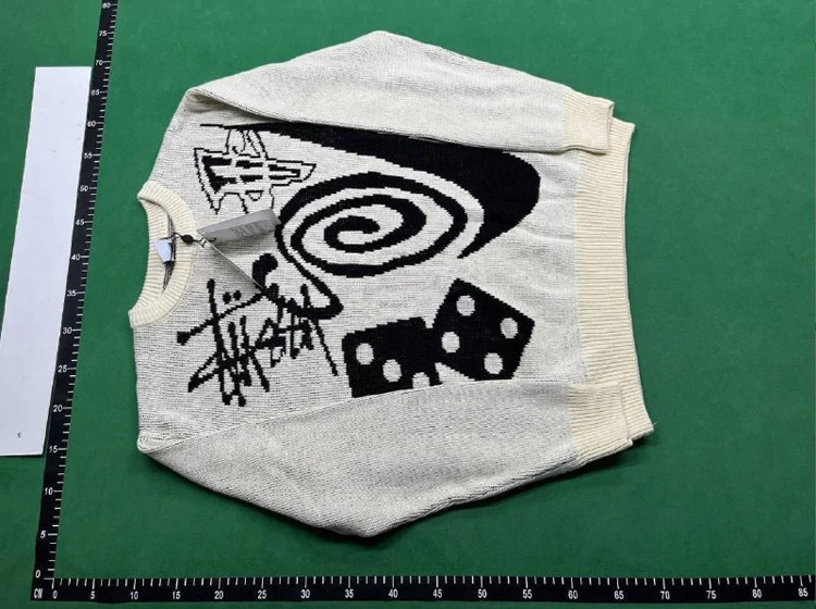 Zdjęcie QC 4 z 5 — Stussy Classic Logo Hoodies & Long-Sleeve Sweatshirts [40 styles]