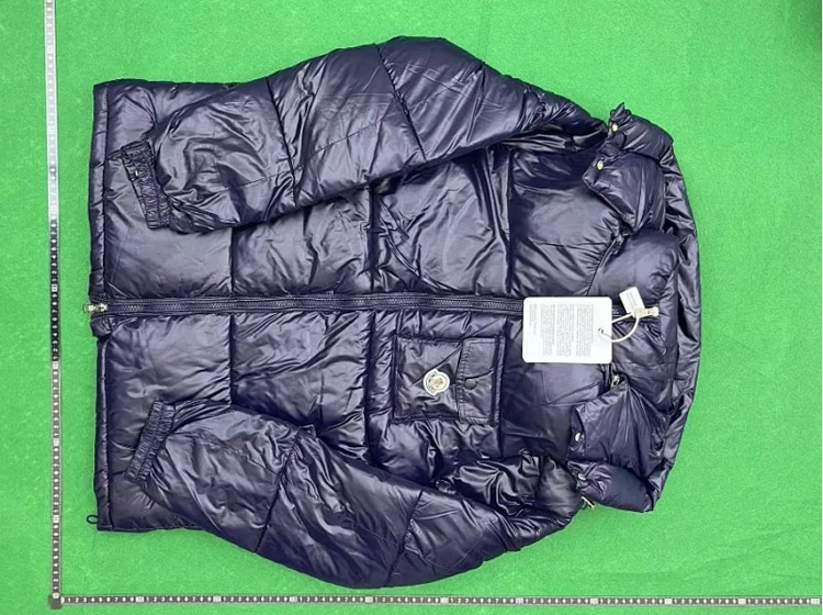 Zdjęcie QC 2 z 3 — Moncler Maya Puffer Jackets [39 styles]