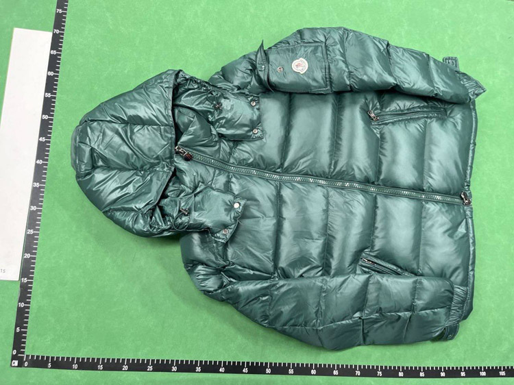 Zdjęcie QC 3 z 3 — Moncler Maya Puffer Jacket [40 styles]