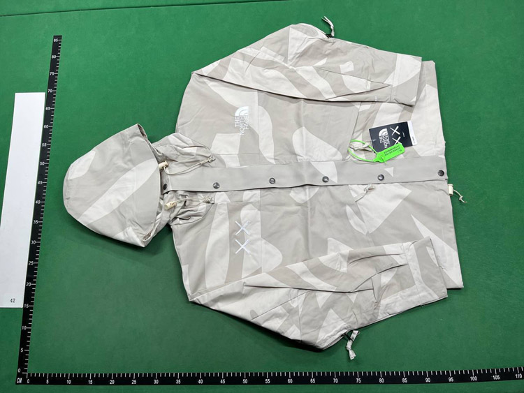 Zdjęcie QC 1 z 4 — The North Face Futurelight Mountain Light Jacket [3 styles]