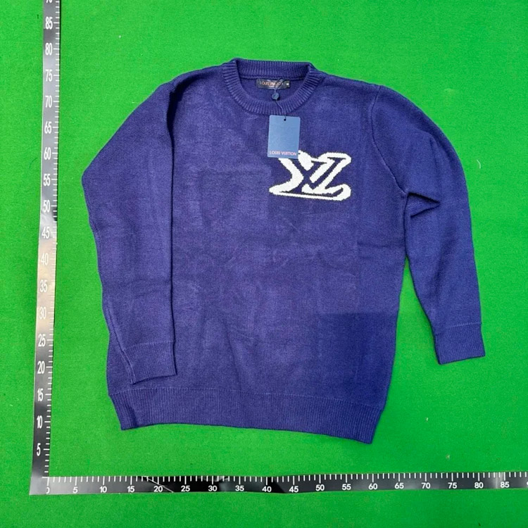 Zdjęcie QC 3 z 3 — Louis Vuitton Monogram, LV Logo, and Damier Knitwear Collection Hoodies & Sweaters [40 styles]