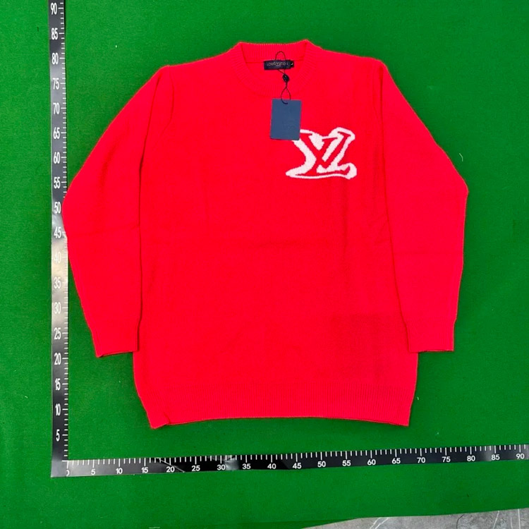 Zdjęcie QC 2 z 3 — Louis Vuitton Monogram, LV Logo, and Damier Knitwear Collection Hoodies & Sweaters [40 styles]
