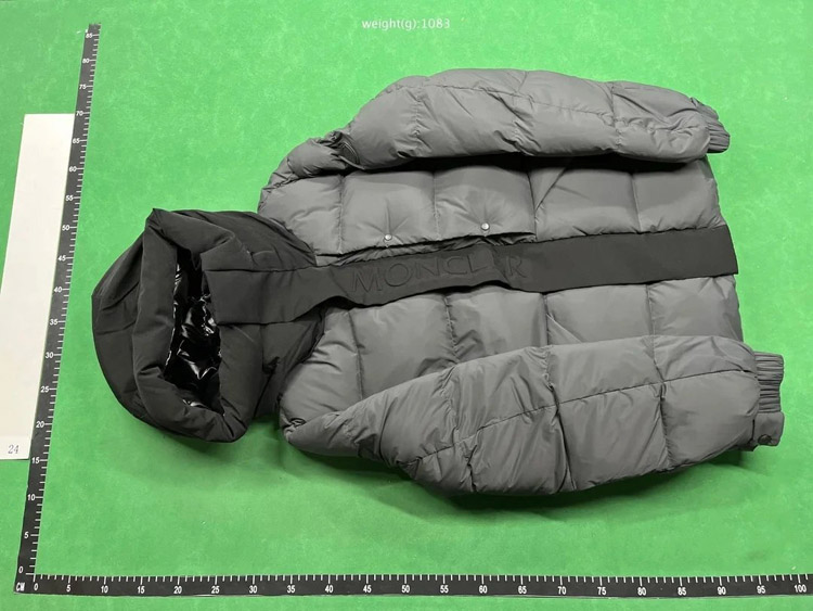 Zdjęcie QC 3 z 3 — Moncler Maya Puffer Jacket [5 styles]