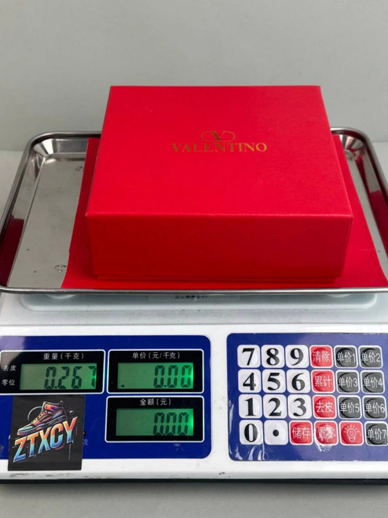 Zdjęcie QC 4 z 4 — Valentino Garavani VLOGO Belt [9 styles]