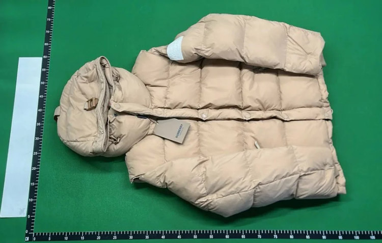 Zdjęcie QC 4 z 4 — Burberry Monogram Quilted Puffer Jacket [4 styles]