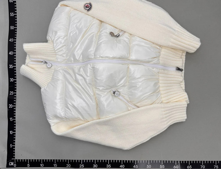 Zdjęcie QC 4 z 4 — Moncler Maya Knit-Panel Puffer Jacket [2 styles]