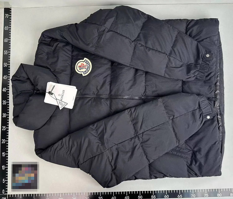 Zdjęcie QC 4 z 4 — Moncler Maya Puffer Jacket [2 styles]