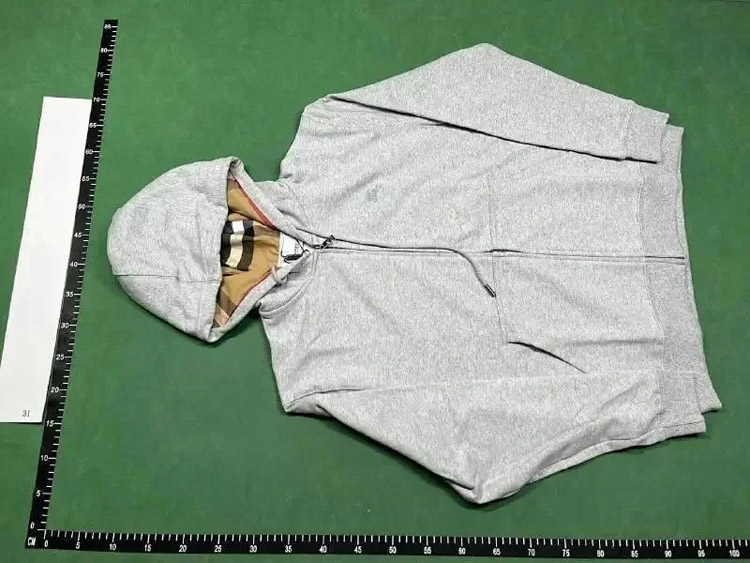 Zdjęcie QC 5 z 6 — Burberry Vintage Check Hoodie & Sweater Collection [30 styles]