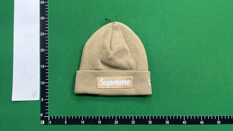 Zdjęcie QC 3 z 3 — Supreme x New Era Box Logo Beanie [8 styles]