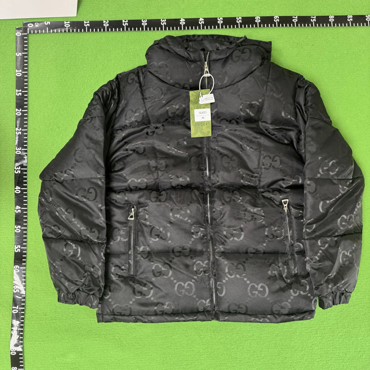 Zdjęcie QC 3 z 3 — Gucci GG Supreme Puffer Jacket [5 styles]