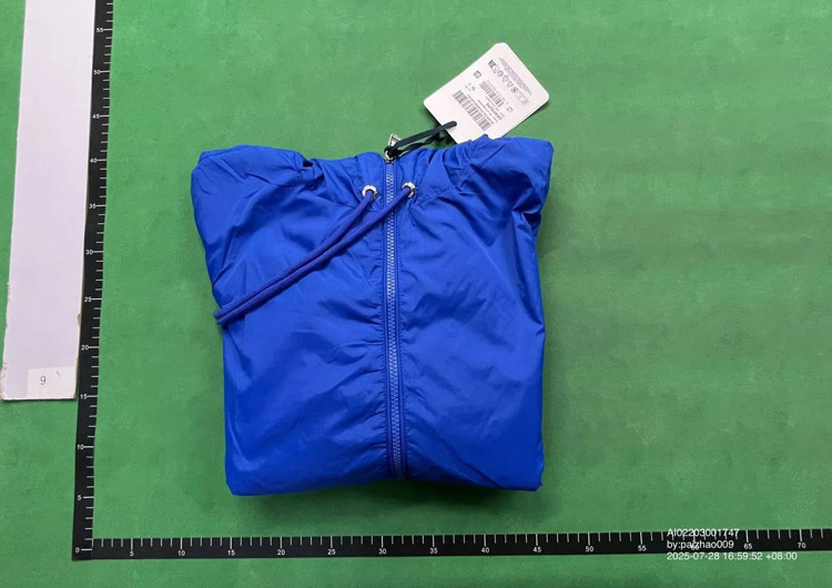 Zdjęcie QC 2 z 4 — Moncler Maya Lightweight Hooded Windbreaker Jacket [5 styles]