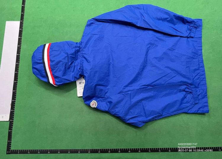 Zdjęcie QC 1 z 4 — Moncler Maya Lightweight Hooded Windbreaker Jacket [5 styles]