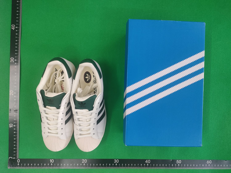 Zdjęcie QC 1 z 4 — Adidas Superstar Sneakers [38 styles]