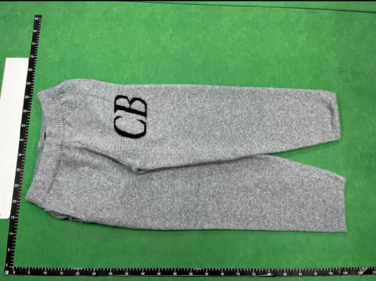 Zdjęcie QC 1 z 4 — CB Logo Knit Sweater