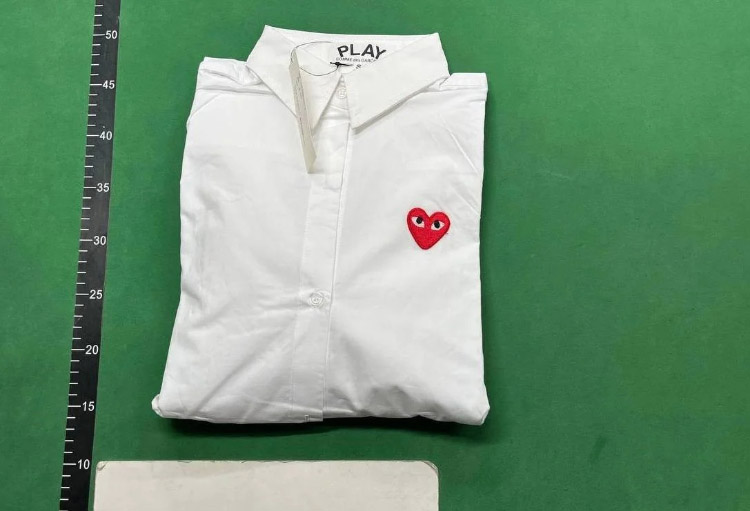 Zdjęcie QC 2 z 2 — Comme des Garçons PLAY Hoodies, Sweaters, Shirts & Pants [29 styles]